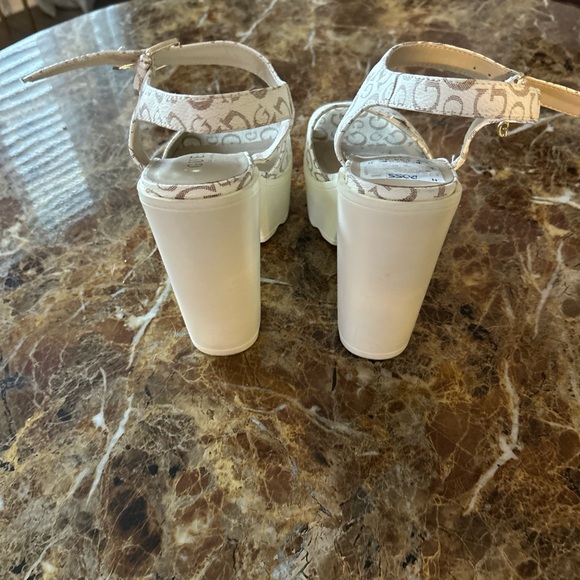 Guess White Logo-Print Platform Sandals - Women - Picture 6 of 6